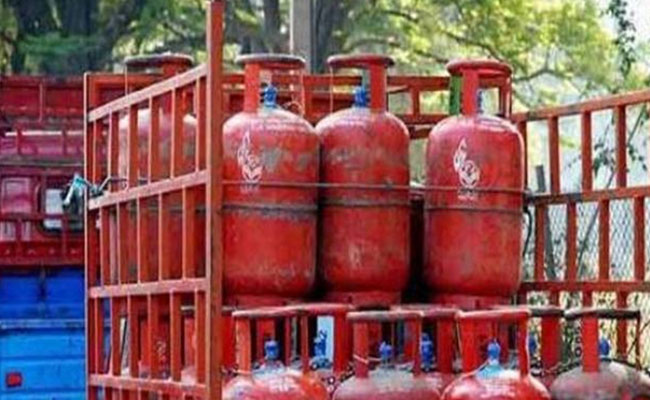 Commercial LPG cylinder prices slashed by Rs 91.50 in Delhi